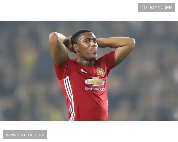 卡瓦尼与卢卡库在终结效率上的分化及由单点驱动向多点参与趋势